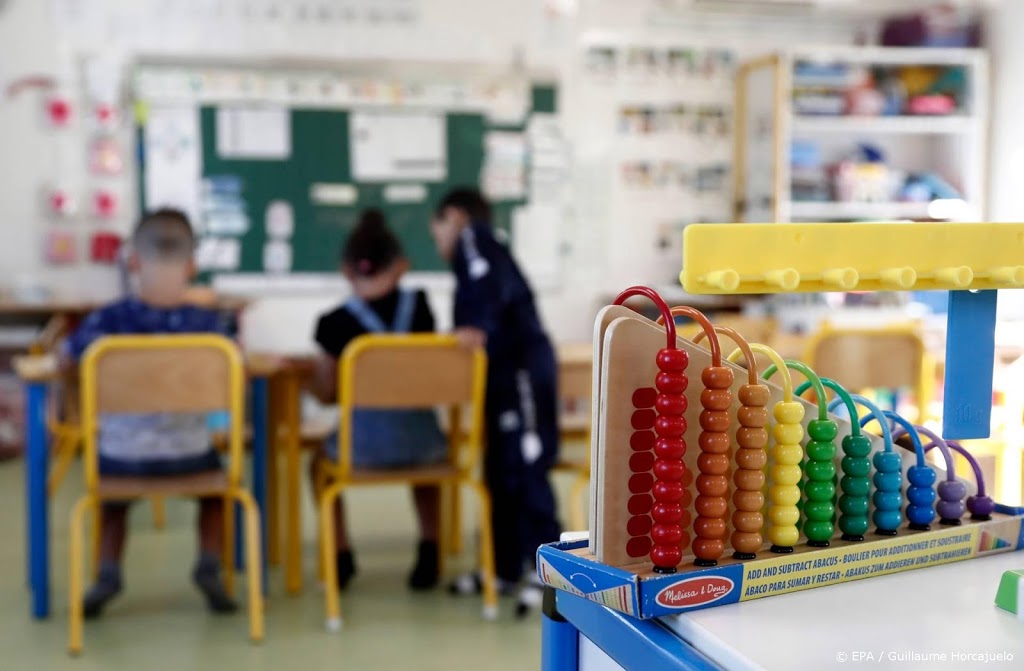 Tientallen Franse scholen dicht door corona-uitbraken