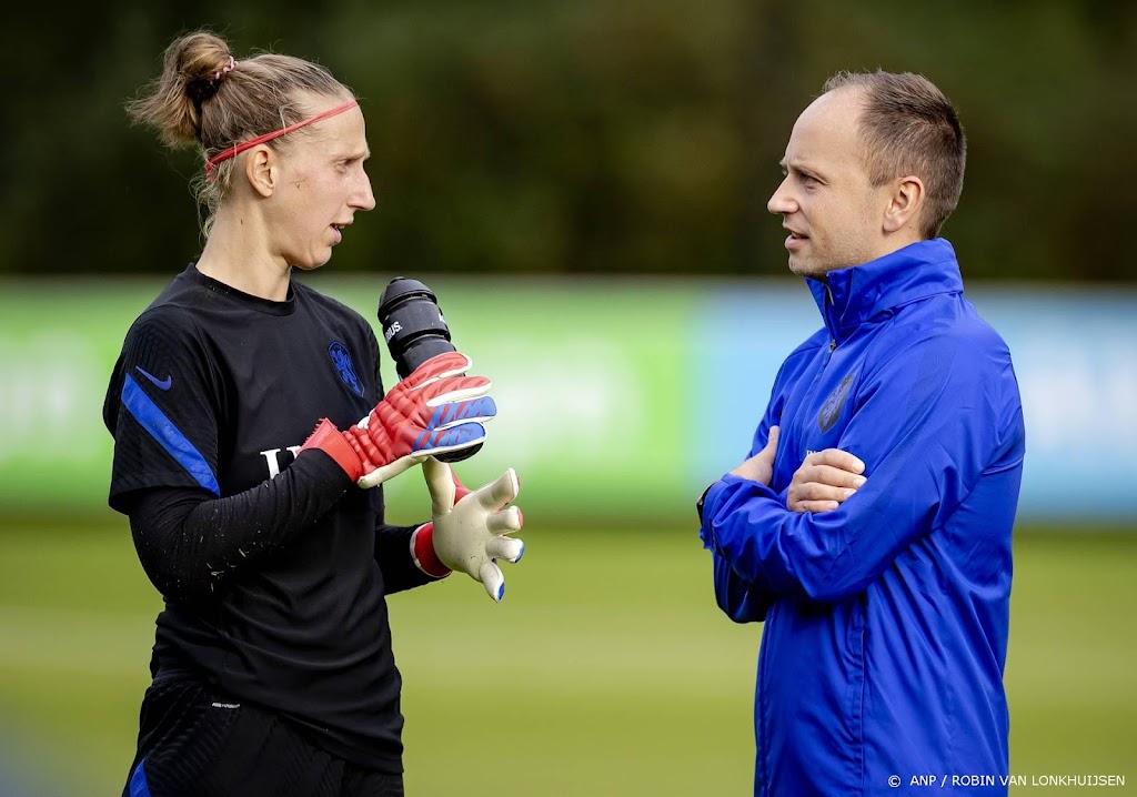 Van Veenendaal kan uren luisteren naar nieuwe bondscoach Oranje