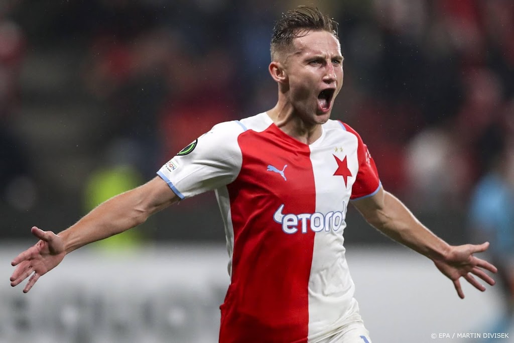 Slavia Praag klopt tiental Union Berlin in groep Feyenoord