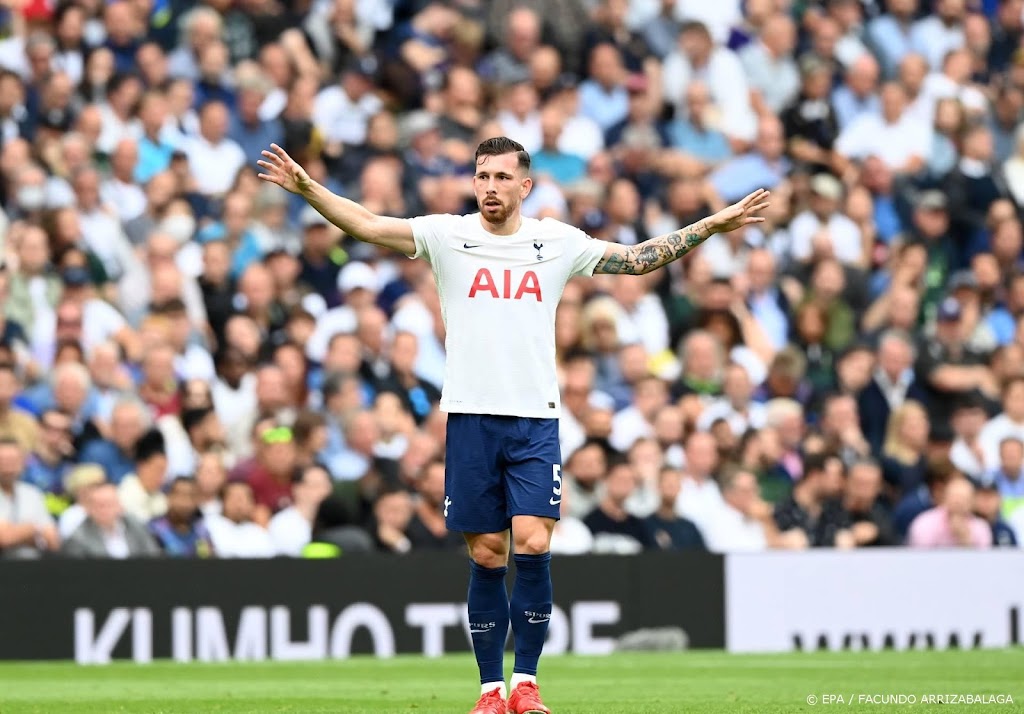 Tottenham speelt gelijk, Bergwijn valt geblesseerd uit