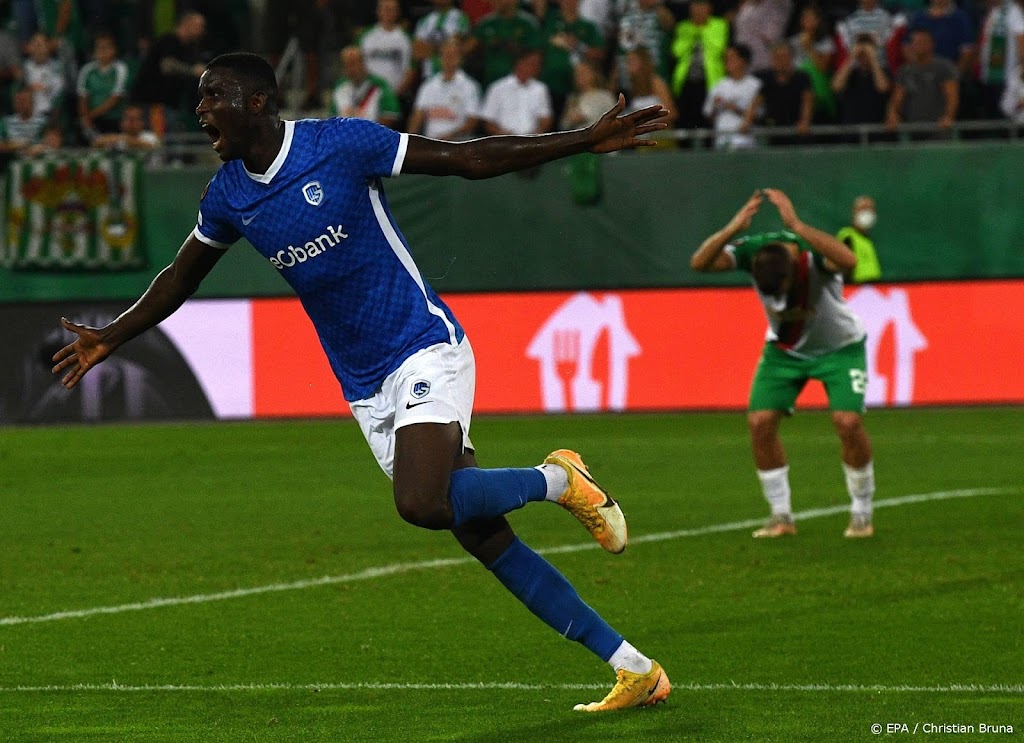 Van den Brom wint met Genk door late treffer Onuachu