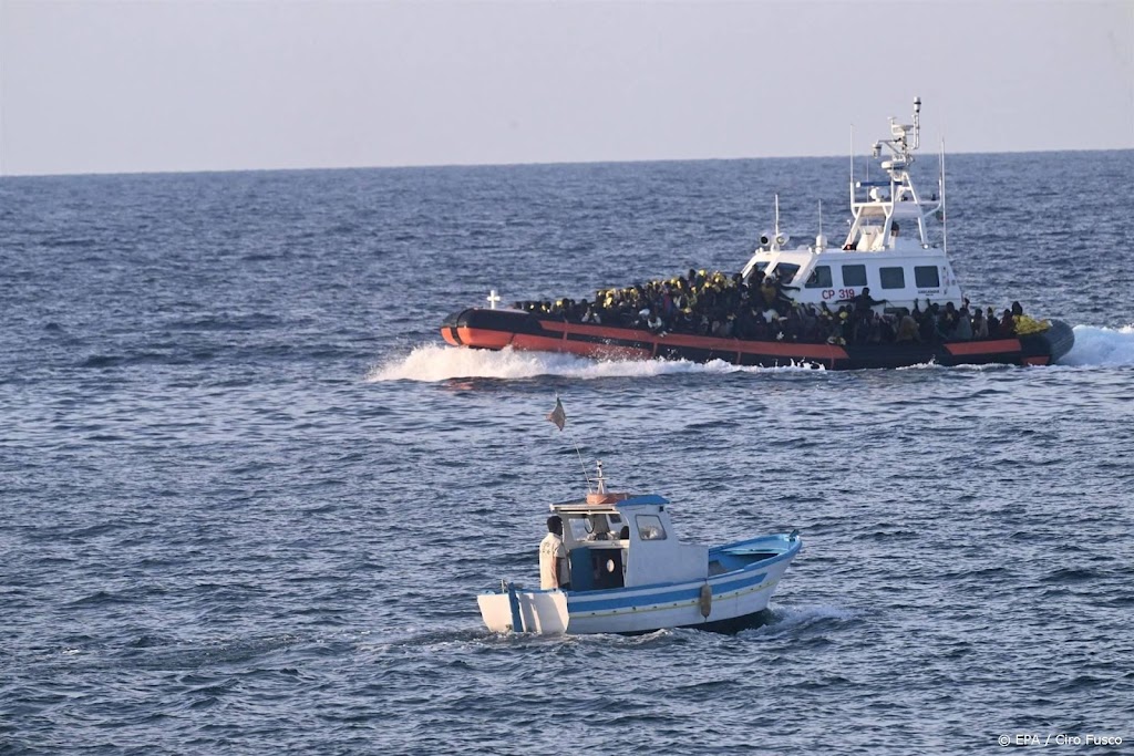 Overleden baby aangetroffen op migrantenboot bij Lampedusa