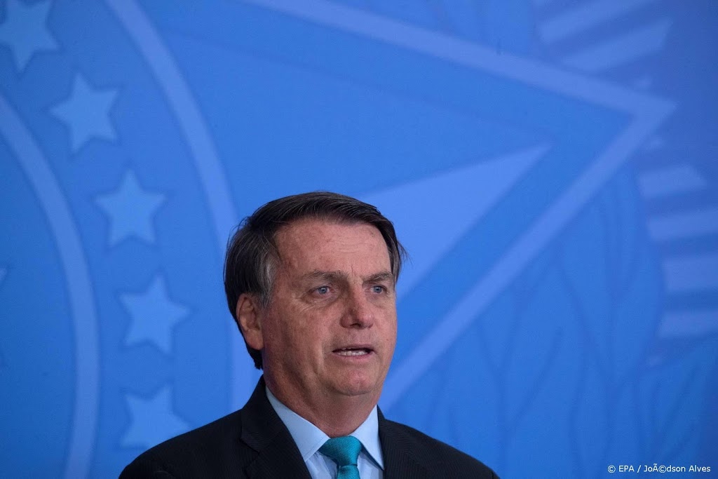 Bolsonaro ontslaat senator na vondst cash tussen diens billen