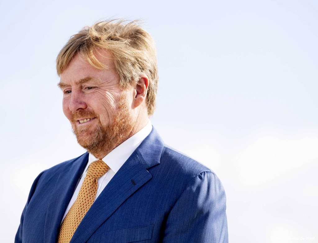 Koning breekt vakantie af om ophef in de media