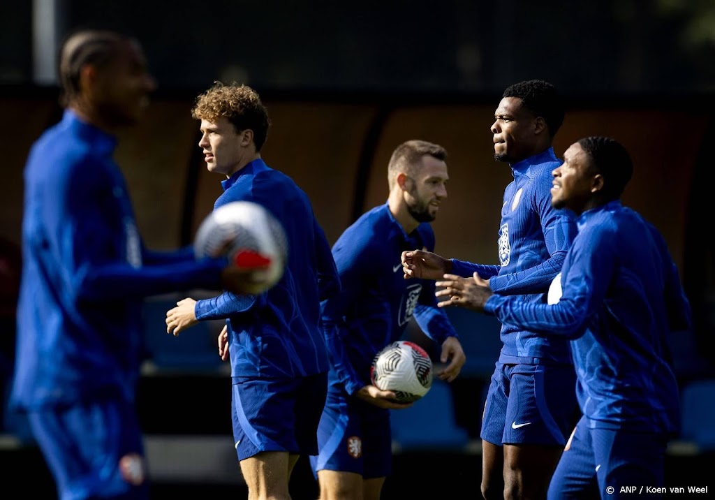 Oranje start met Wieffer en Bergwijn tegen Griekenland