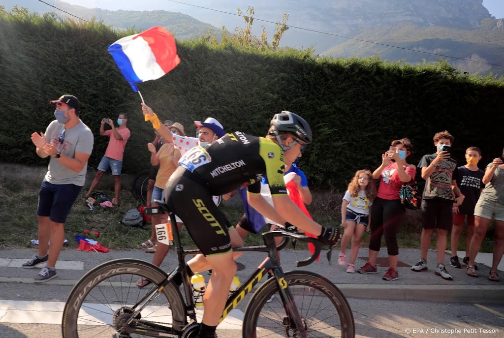 Wielerploeg Mitchelton-Scott bindt zeven renners langer