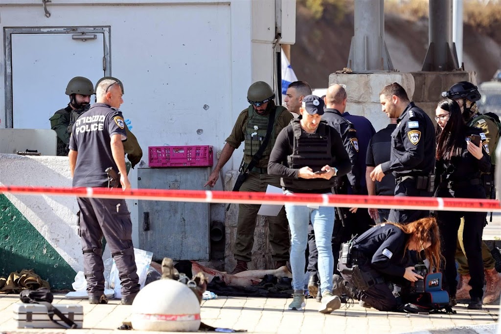 Gewonden bij aanval op checkpoint Jeruzalem, aanvallers gedood