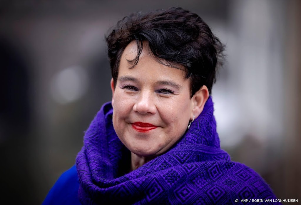 Beëdiging Sharon Dijksma met beperkt aantal mensen
