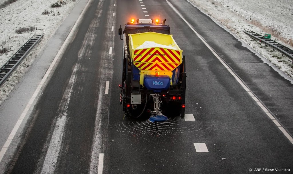Winterweer: Rijkswaterstaat strooit 11 miljoen kilo zout