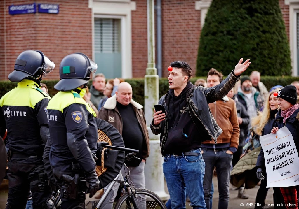 ME grijpt in, waterkanon ingezet bij demonstratie Museumplein