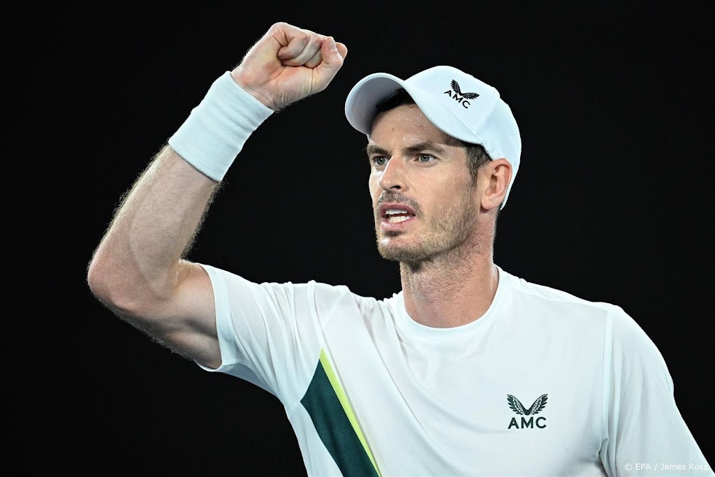 Murray verrast Berrettini in vijf sets na overleven matchpoint