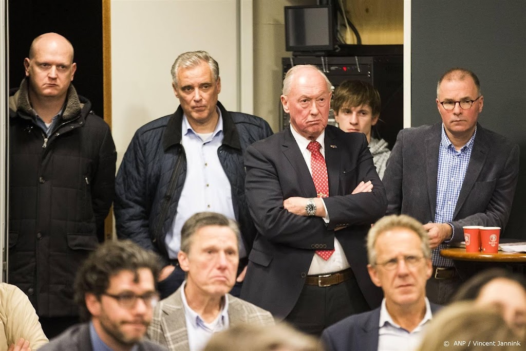 FC Twente biedt oud-bestuurders Trebbe en Ten Hag excuses aan