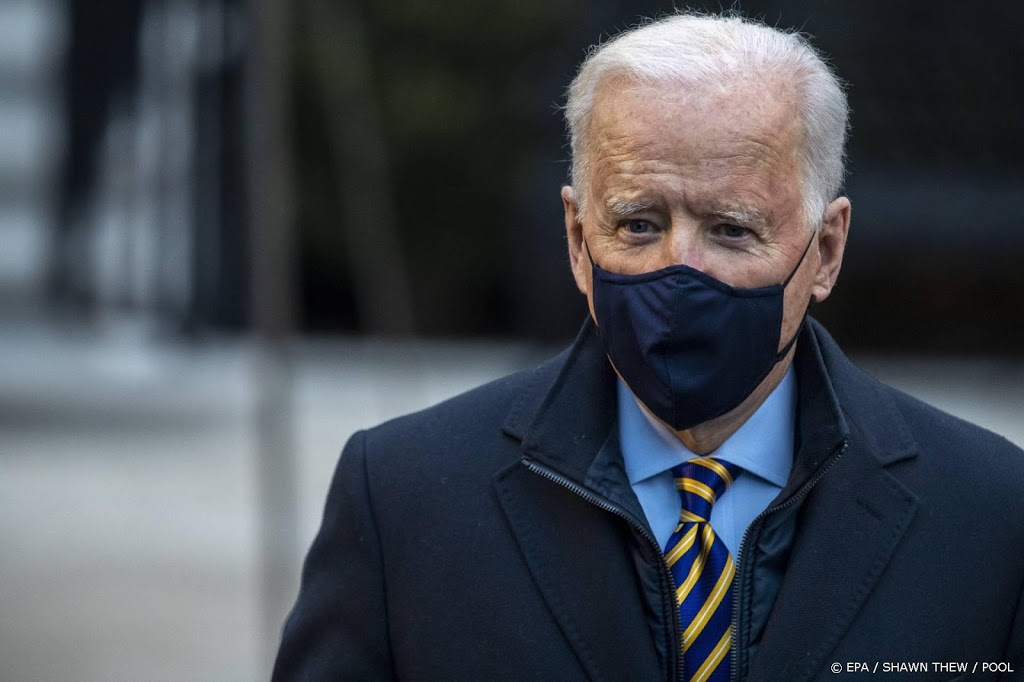 'Biden past oorlogswet toe om vaccinproductie op te hogen'