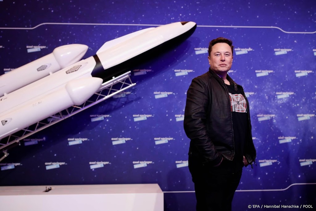 'Ruimtevaartbedrijf SpaceX haalt honderden miljoenen op'