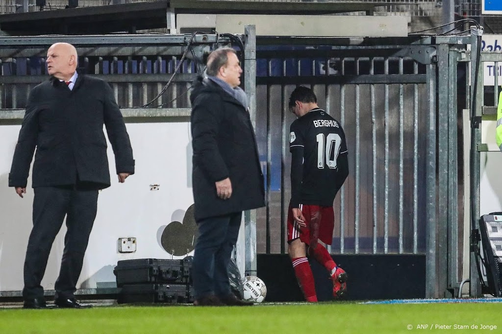 Heerenveen slaat na rood Berghuis toe en bereikt halve finale