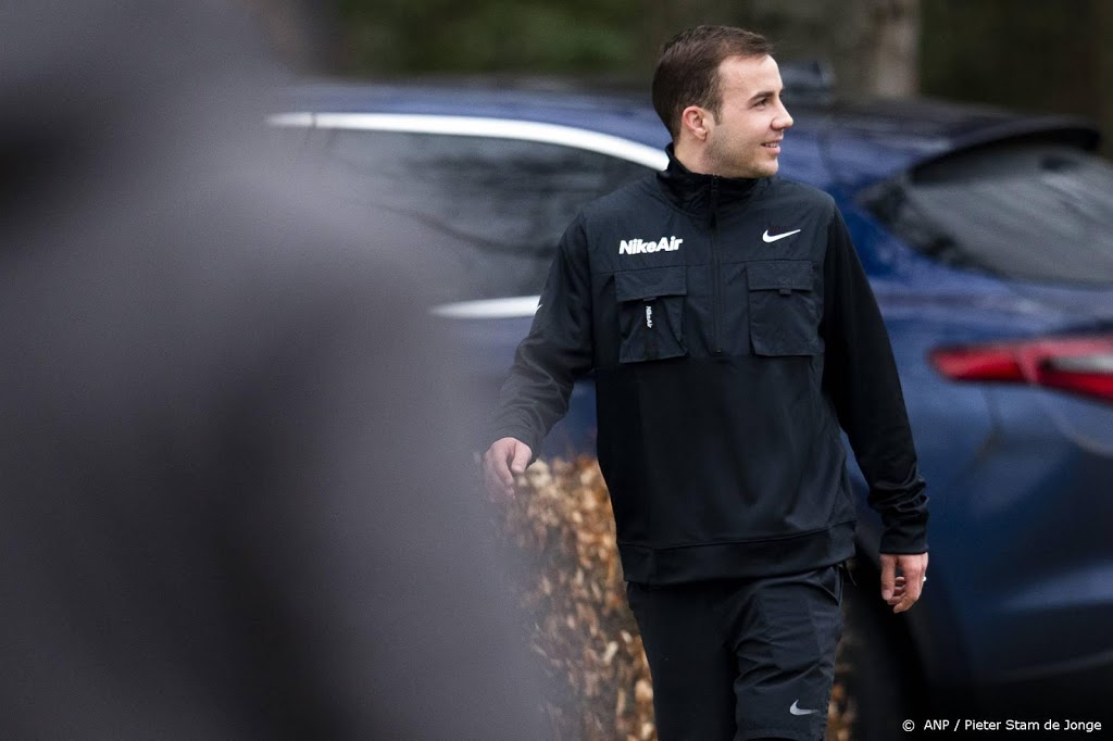 PSV-trainer Schmidt blij met terugkeer Götze
