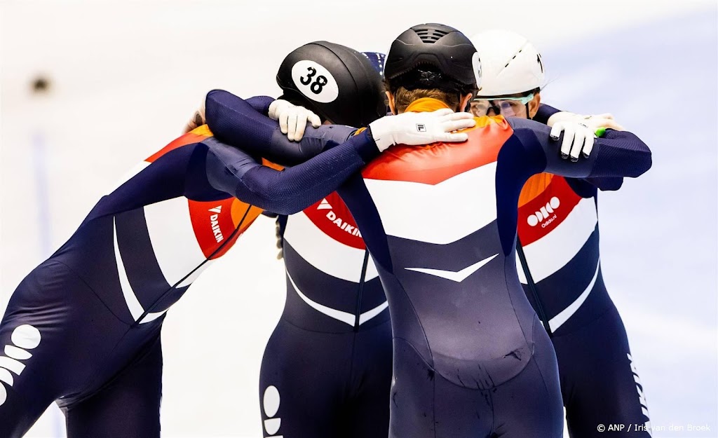 Shorttrackers overtuigend naar WB-zege op gemengde aflossing