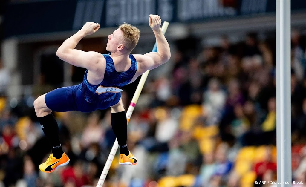 Vloon grijpt voor de zesde keer indoortitel polsstokhoogspringen