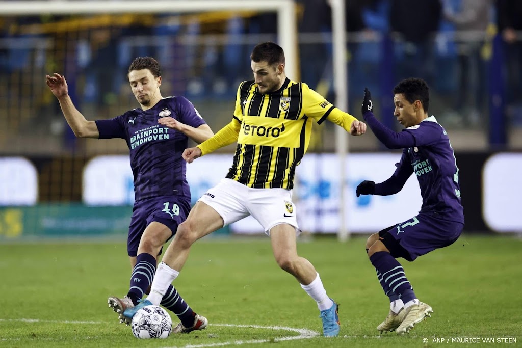 Vitesse definitief zonder Bero en Hajek tegen AS Roma