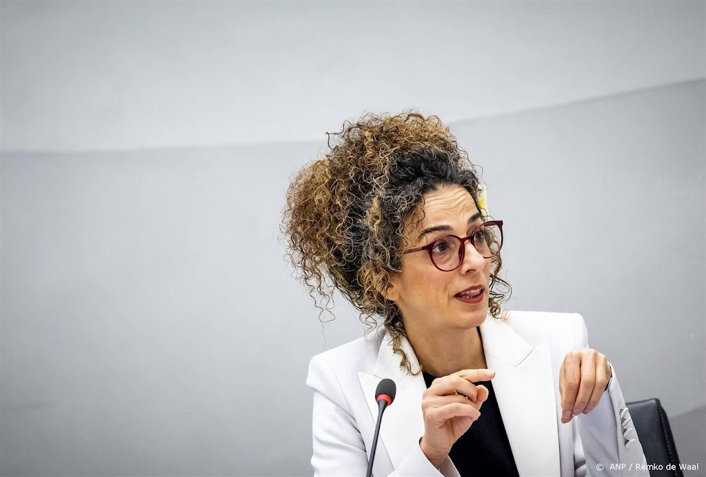 Iraanse journalist en activist ontvangt Amsterdamspeld