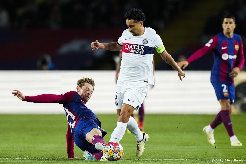 De Jong strandt met tien man FC Barcelona in kwartfinales CL