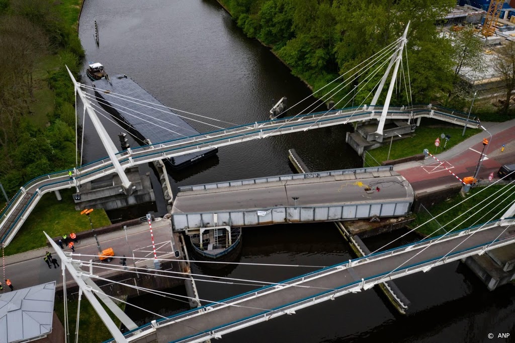 Brug Groningen nog niet open voor het verkeer
