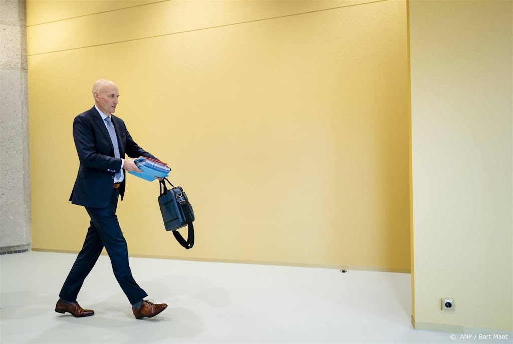 Rekenkamer houdt zorgen om 'structurele zwakheden' ministerie VWS