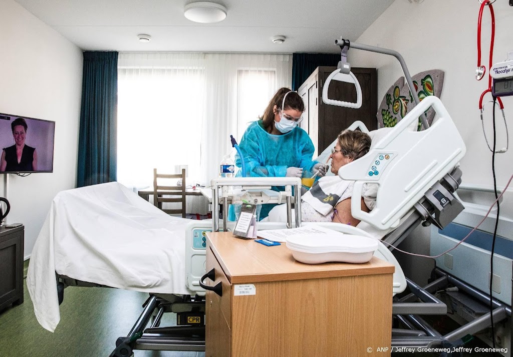 Meer coronapatiënten op verpleegafdelingen van ziekenhuizen