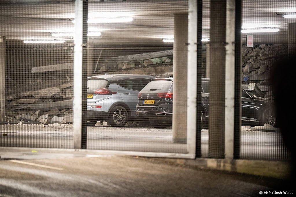 Eerste 15 auto's uit ingestorte parkeergarage Nieuwegein gehaald