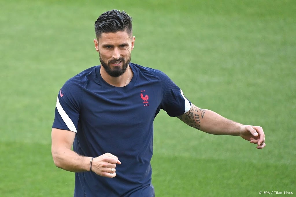 Voetballer Giroud tekent contract bij AC Milan