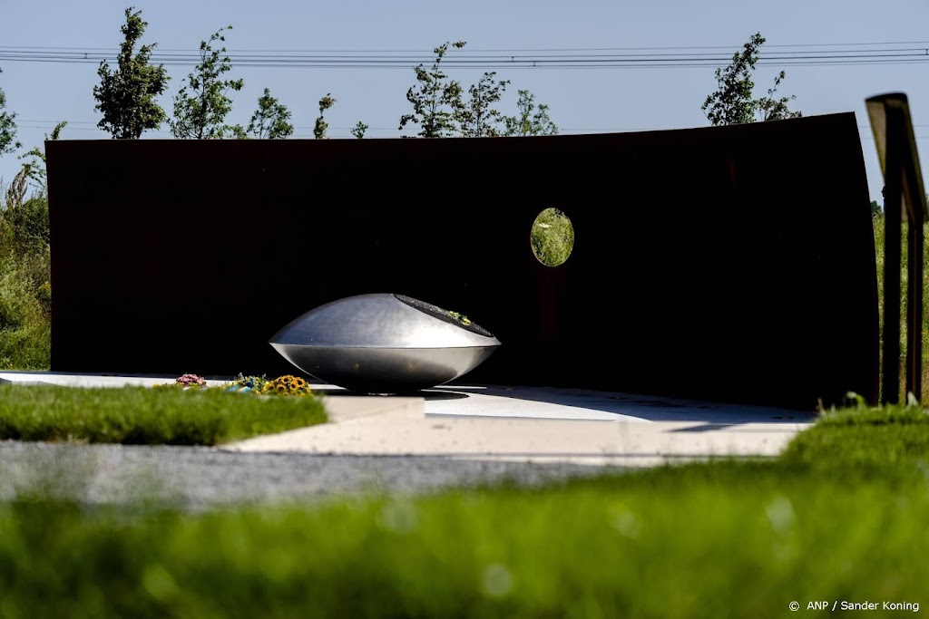 Herdenking slachtoffers vliegramp MH17 in Vijfhuizen en Hilversum