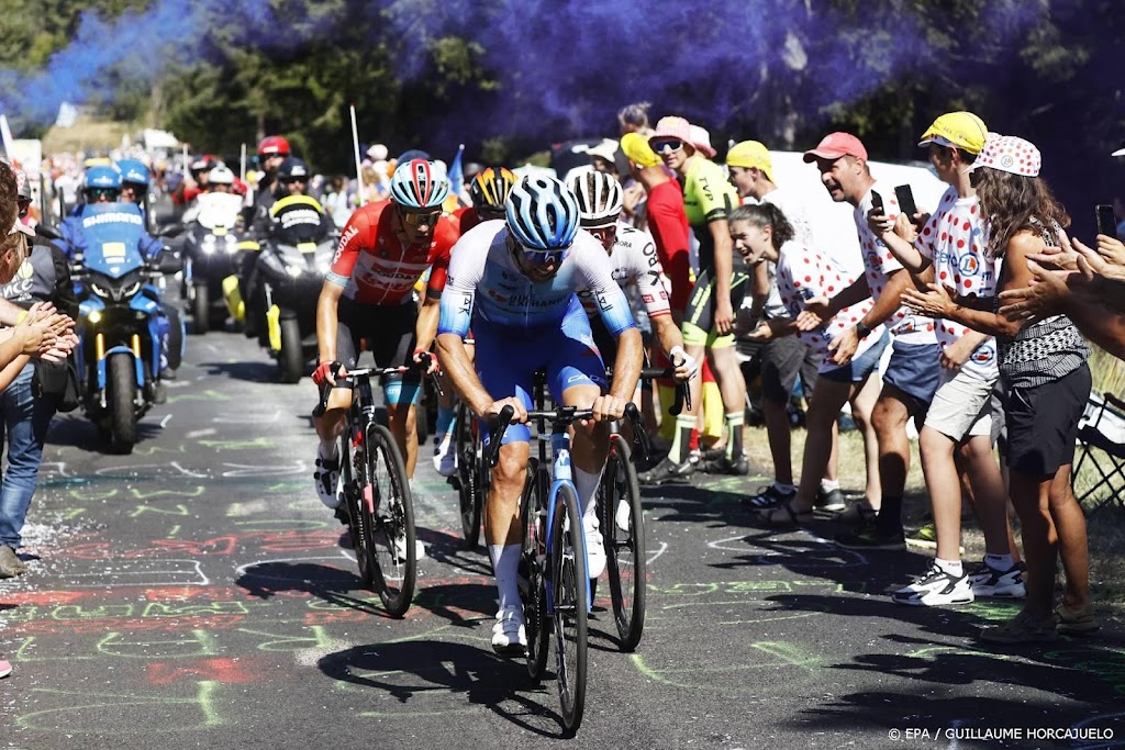 Tourpeloton vertrokken voor rit naar Carcassonne