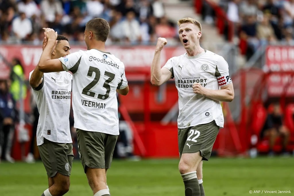 PSV verslaat FC Twente in Enschede