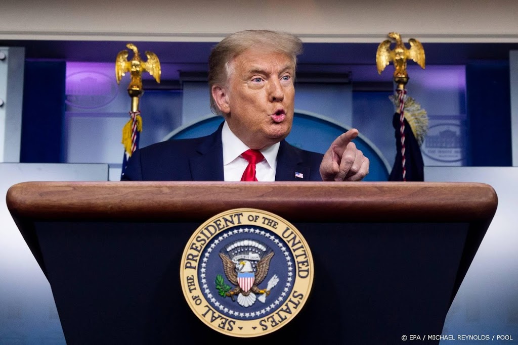 Trump spreekt topambtenaar tegen over coronavaccin