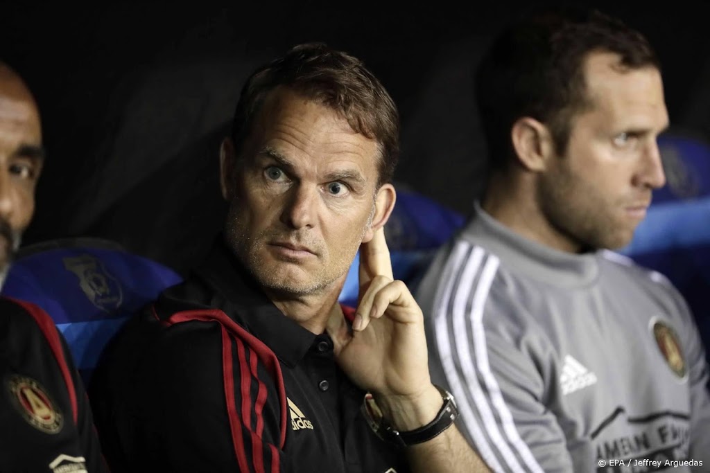 KNVB in gesprek met De Boer over functie bondscoach Oranje