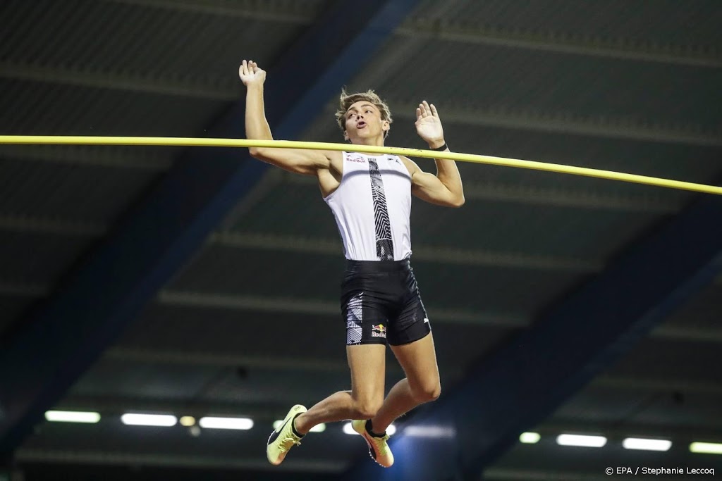 Duplantis springt in Rome officieus wereldrecord