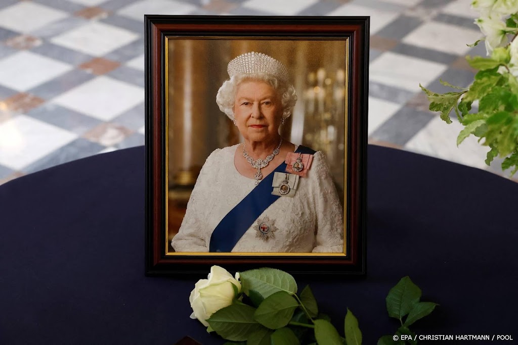 Herdenkingsdienst voor koningin Elizabeth in Amsterdamse kerk