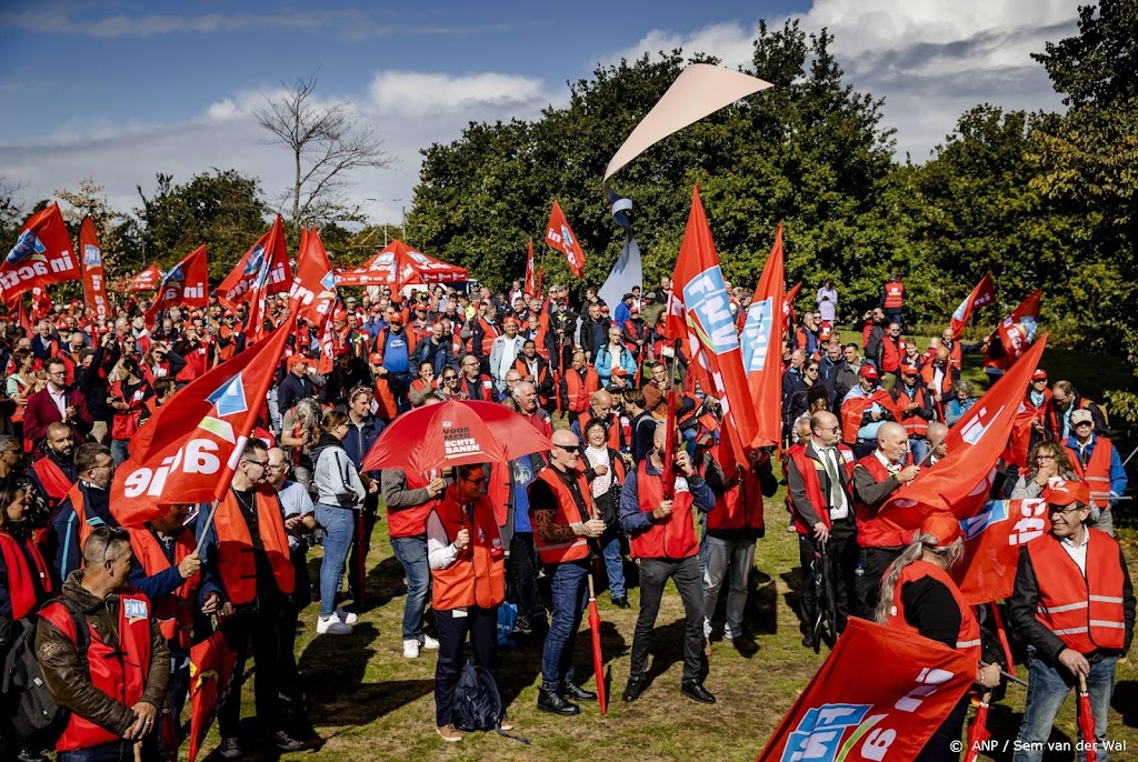 CNV eist bij nieuwe cao's minimaal 5 procent hoger salaris