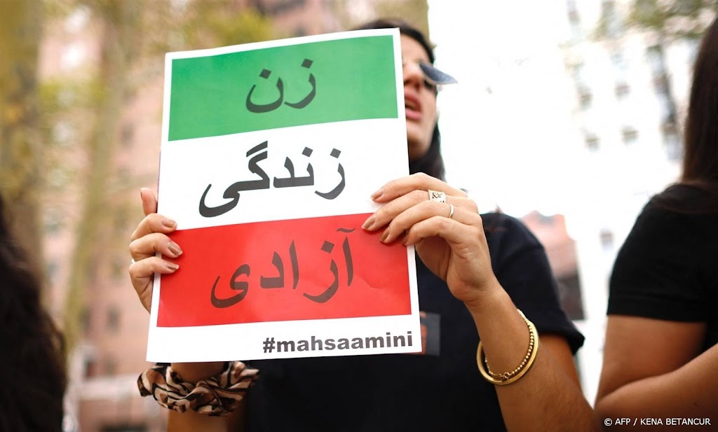 Honderden arrestaties in Iran op sterfdag Mahsa Amini
