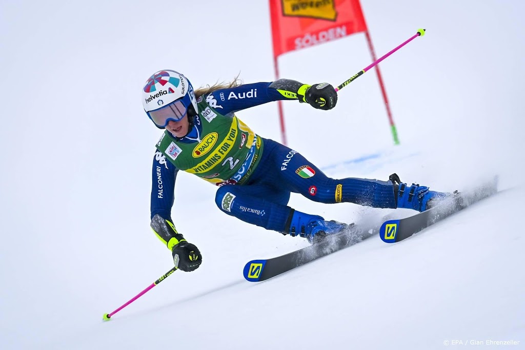 Italiaanse skiester Bassino wint reuzenslalom in Sölden