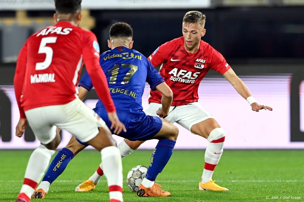 AZ verspeelt met tien man voorsprong tegen VVV-Venlo: 2-2
