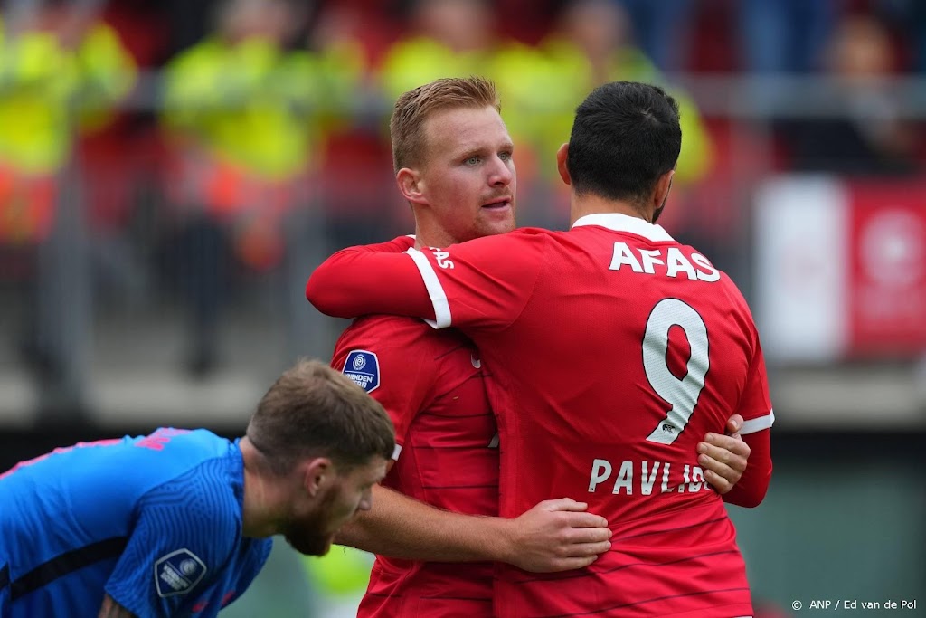 AZ laat FC Utrecht kansloos in Alkmaar