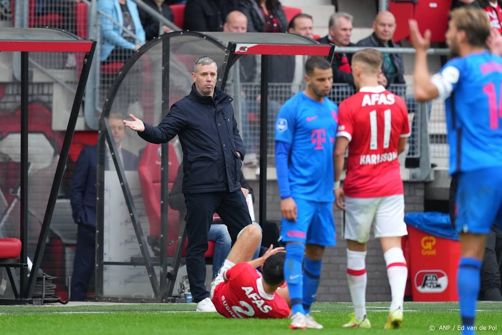 FC Utrecht-coach Hake zag veel individuele fouten tegen AZ