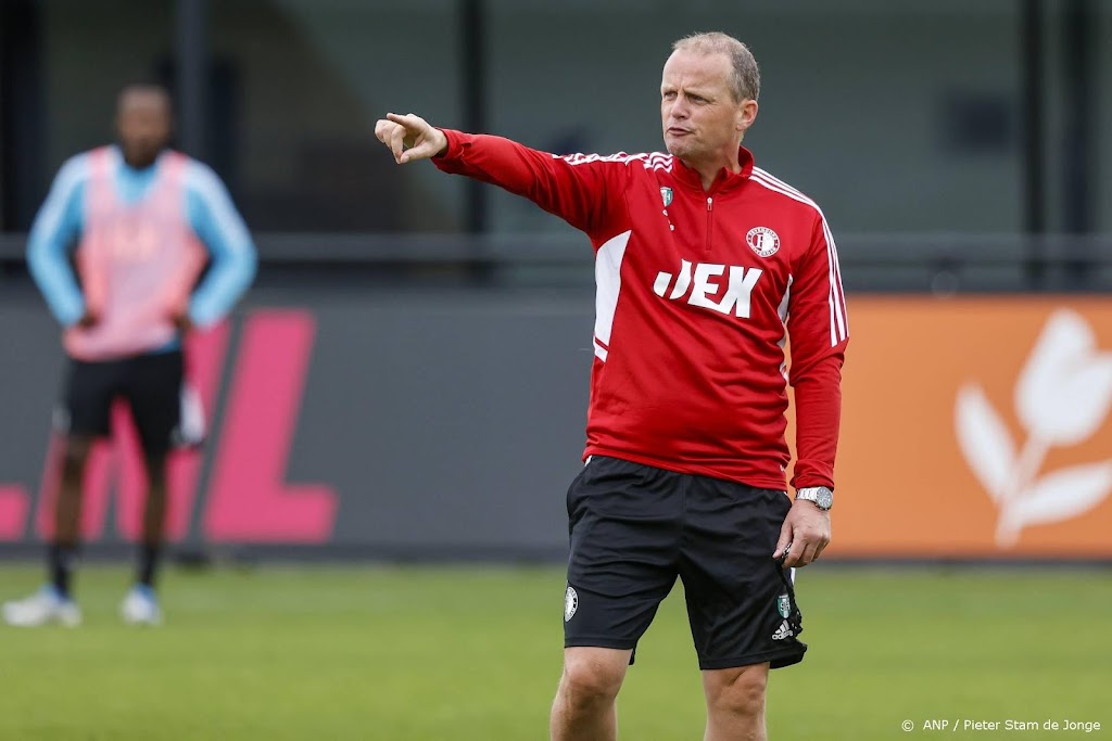 Nieuwe bondscoach Koeman haalt Hulshoff bij Oranje