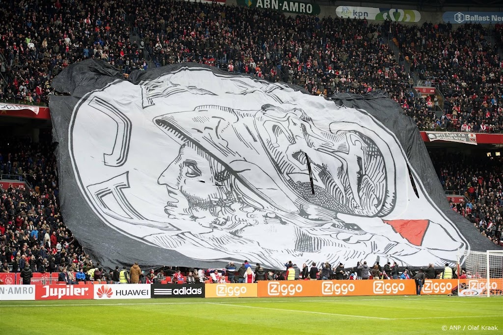 Klassiek Ajax-logo wordt na 34 jaar weer officiële clublogo