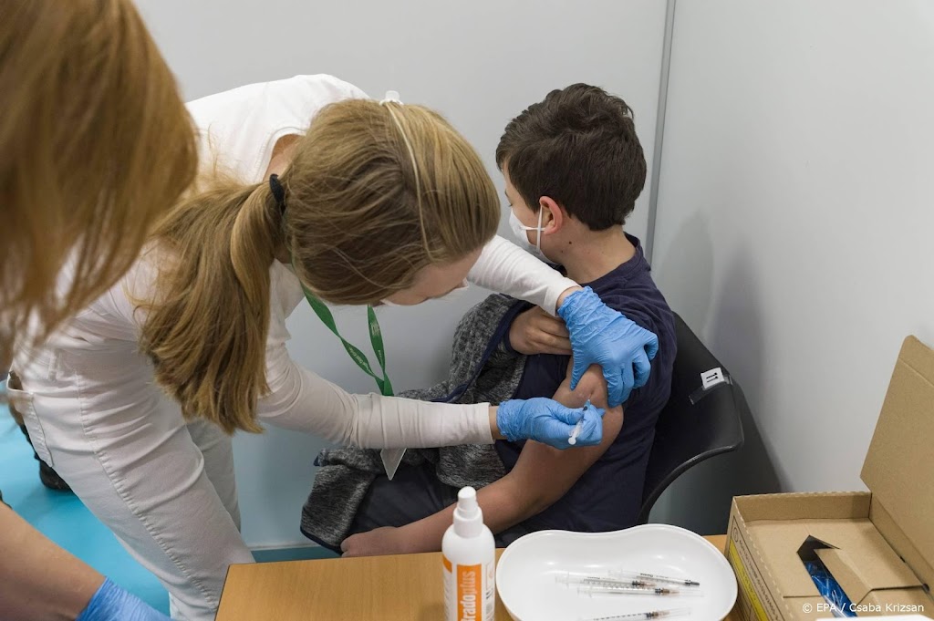 Pfizer verwacht dat wereld tot zeker 2024 last houdt van corona