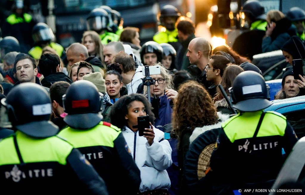 Politie doet onderzoek naar geweld bij demonstratie Museumplein