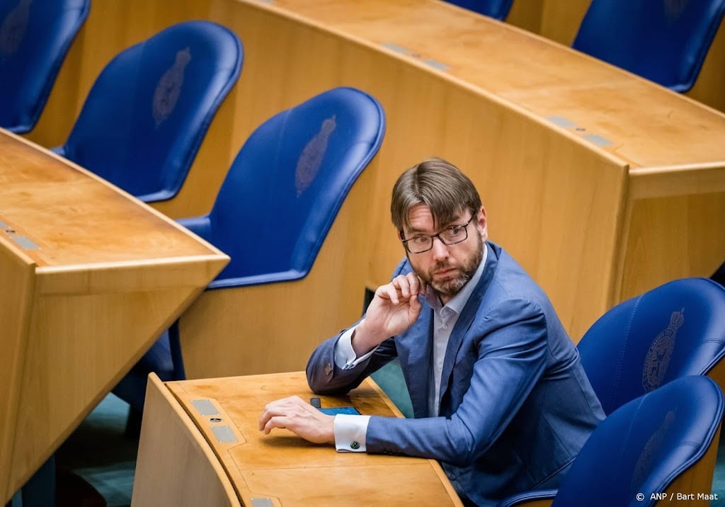 Acht nieuwe Kamerleden beëdigd in Tweede Kamer