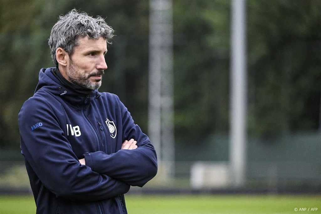 Van Bommel in België verkozen tot trainer van het jaar