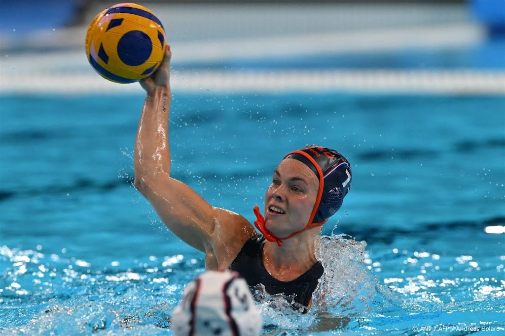 Waterpolosters verliezen ruim van olympisch kampioen Spanje